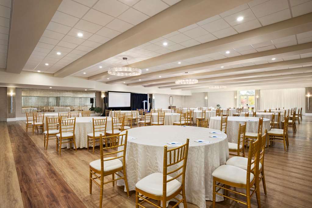 Wyndham Newport Hotel - photo 18