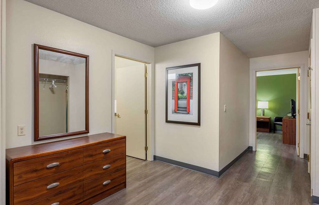 Extended Stay America Suites Omaha West - photo 40