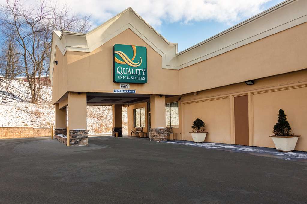 Quality Inn & Suites Indiana South — hotel in Indiana
