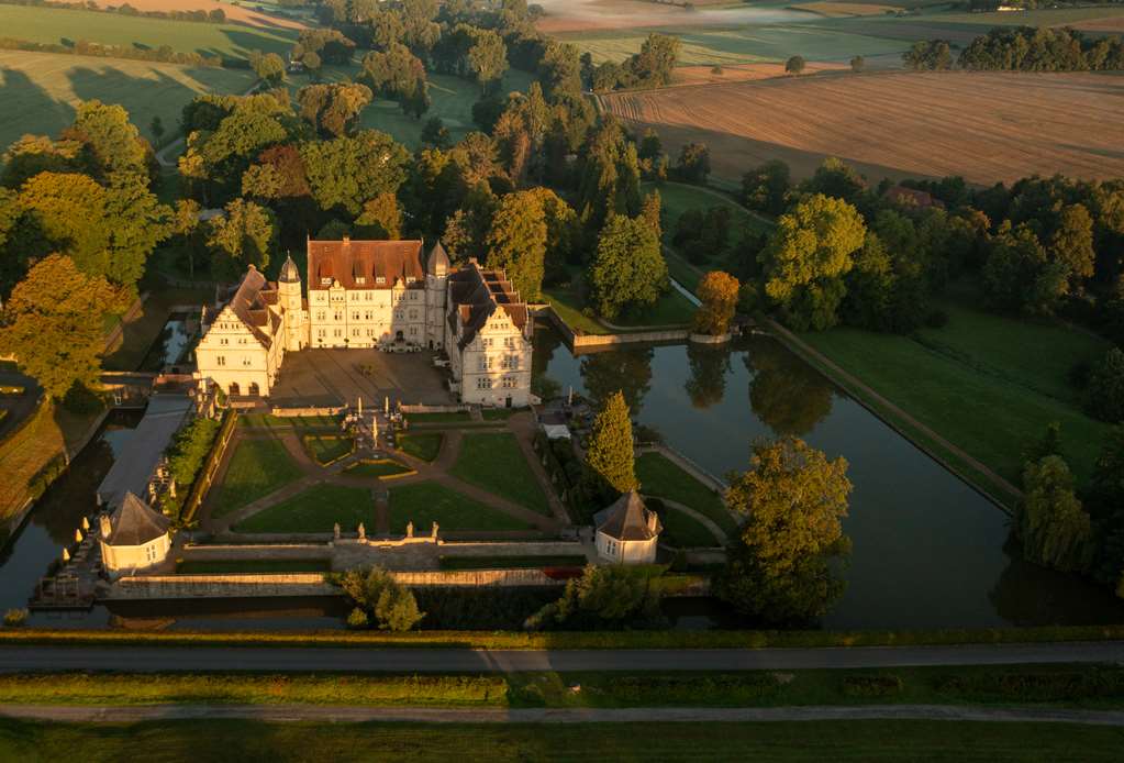 Schlosshotel Münchhausen — Aerzen — photo 3