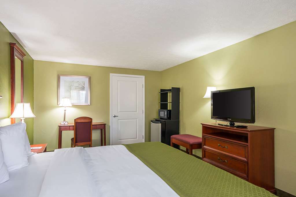 Quality Inn Weston - photo 11