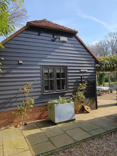 The Barn Quiet Location in Ashford, United Kingdom