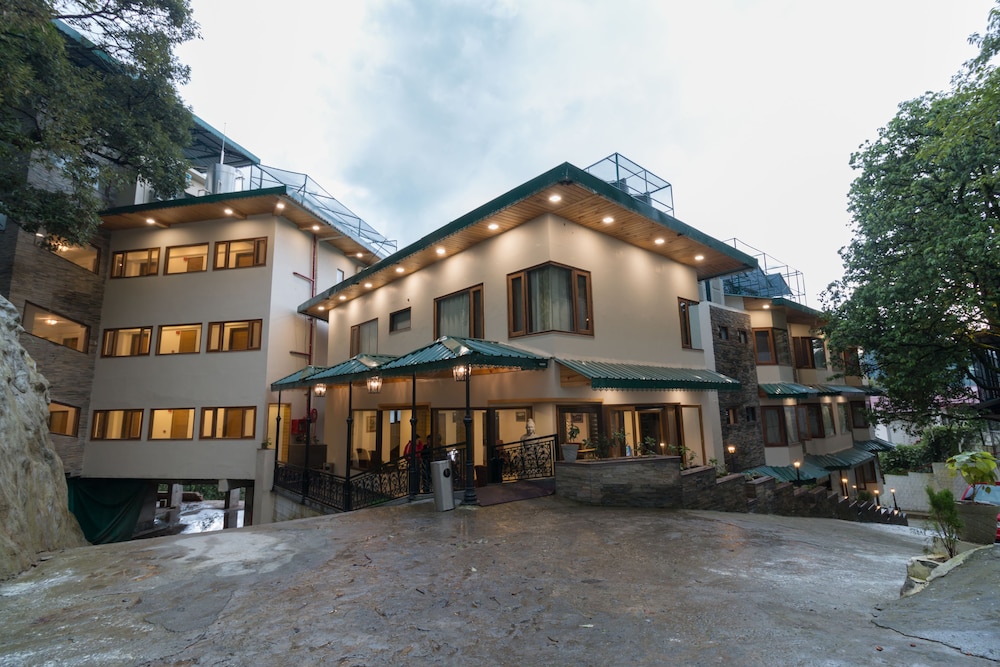 Country Inn Premier Pacific Mall Road Mussoorie — 4-Star Luxury Hotel in Dehra Dun, India