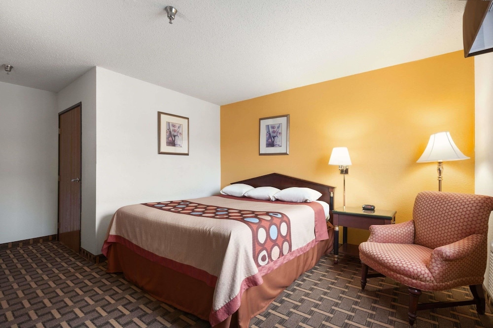 Super 8 by Wyndham Brookville - photo 11