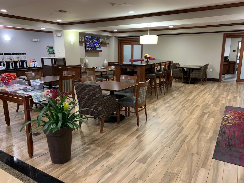 Hampton Inn Fort Stockton - photo 73