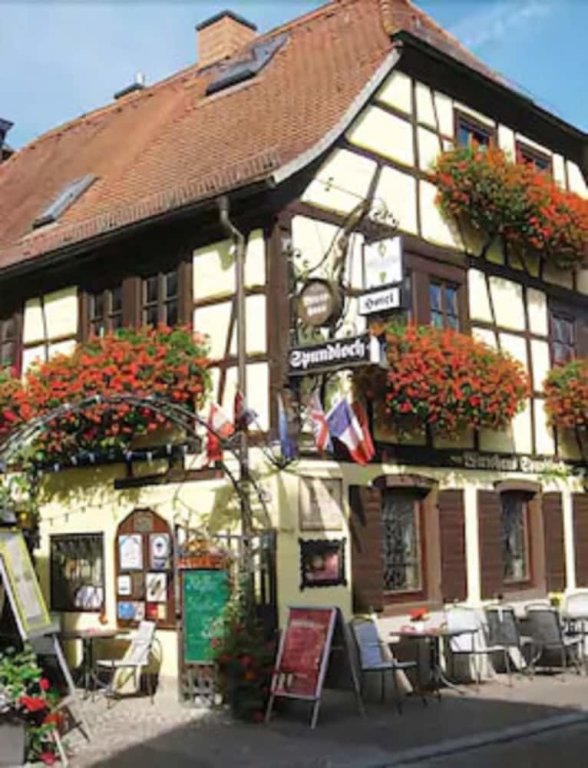 Spundloch das Hotel & Weinrestaurant — hotel in Veitshochheim