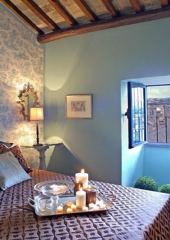 Torre di Vico Residenza d'Epoca — 4-Star Luxury Hotel in Viterbo, Italy