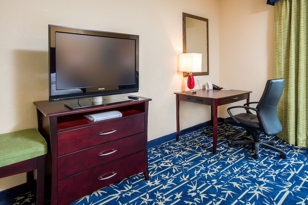 Holiday Inn Express Hotel & Suites Orlando Apopka by IHG - photo 17