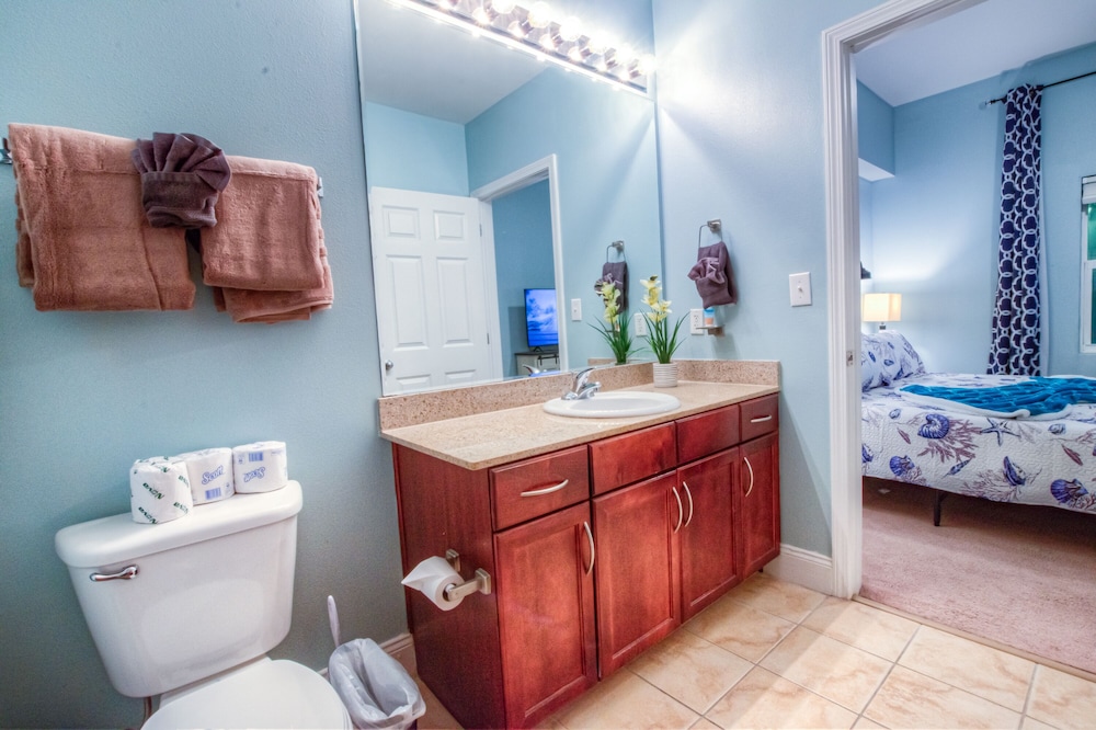 Laketown Wharf Resort by Aneliya's Rentals - photo 801