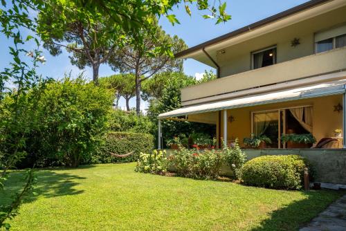 Villa Verde a Forte dei Marmi — 4-Star Luxury Hotel in Forte Dei Marmi, Italy