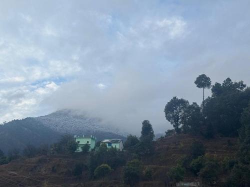 The Himalayan meadows — Naini Tal — photo 3