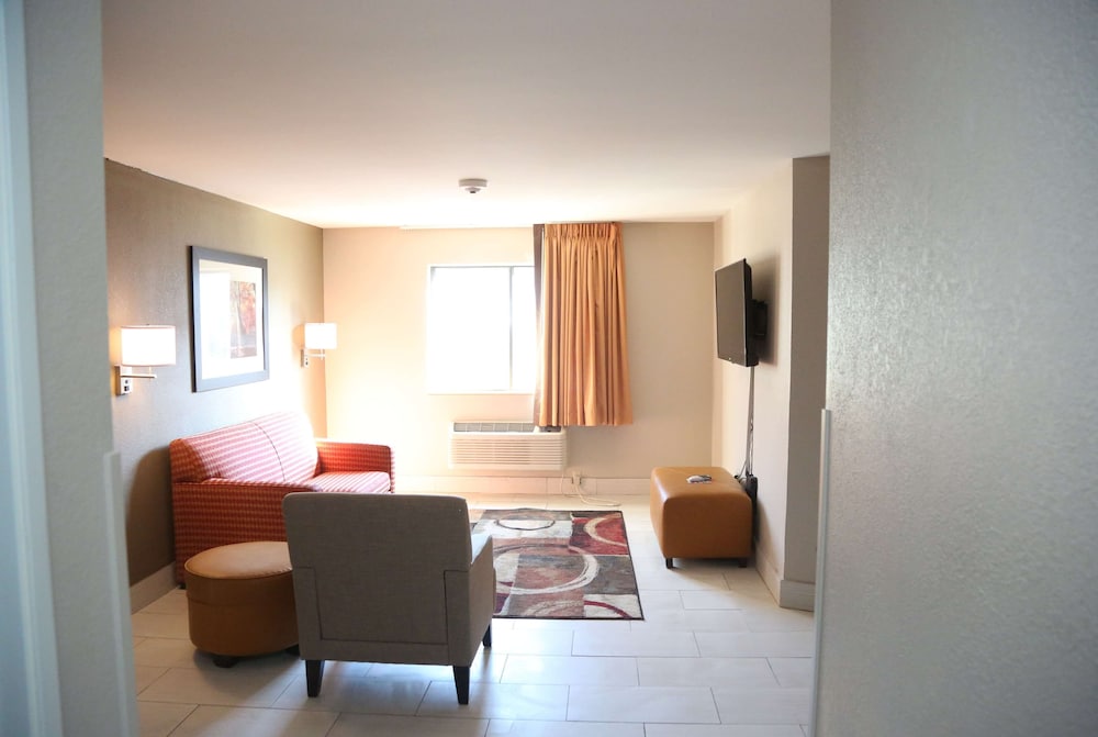 Super 8 by Wyndham Portsmouth - photo 6