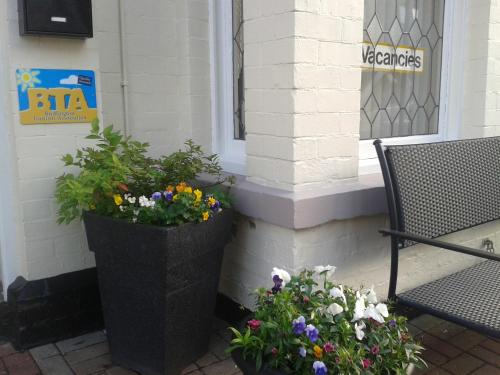 Happy Days Guesthouse — 4-Star Luxury Hotel in Bridlington, United Kingdom