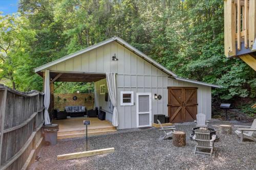 Rustic Tiny Retreat — Knoxville