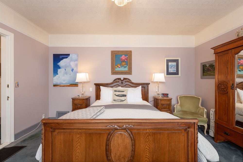 Nantucket Whale Inn - photo 28