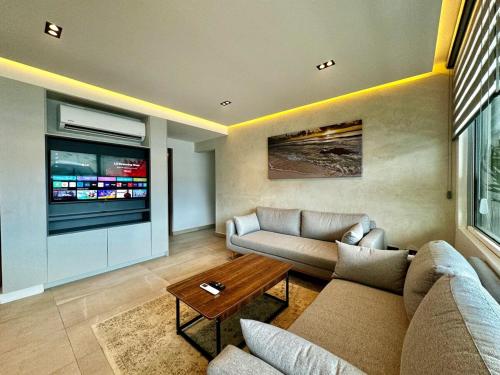 Modern 2 Bedroom Ground Floor Apartment — 4-Star Luxury Hotel in Playa Del Carmen, Mexico