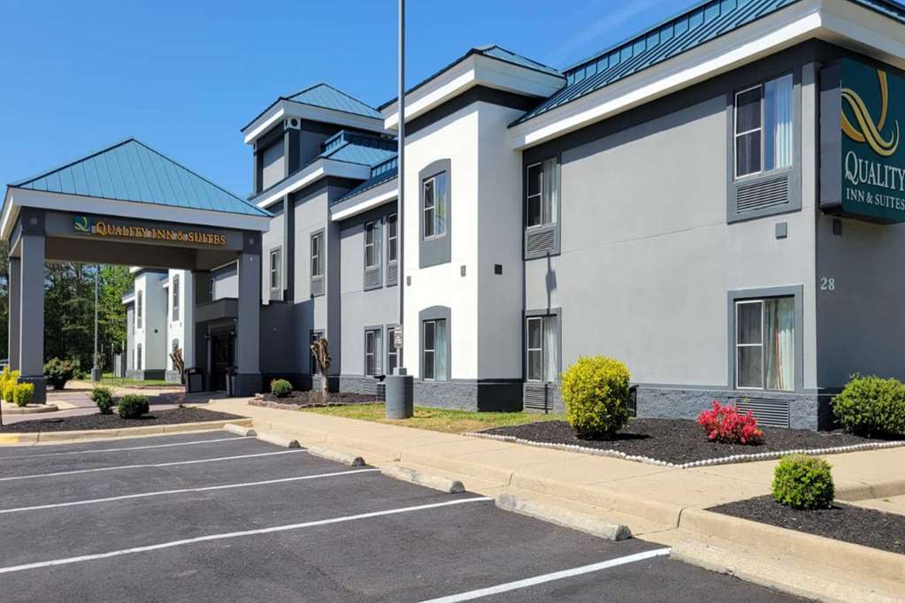 Quality Inn and Suites in Stafford, United States