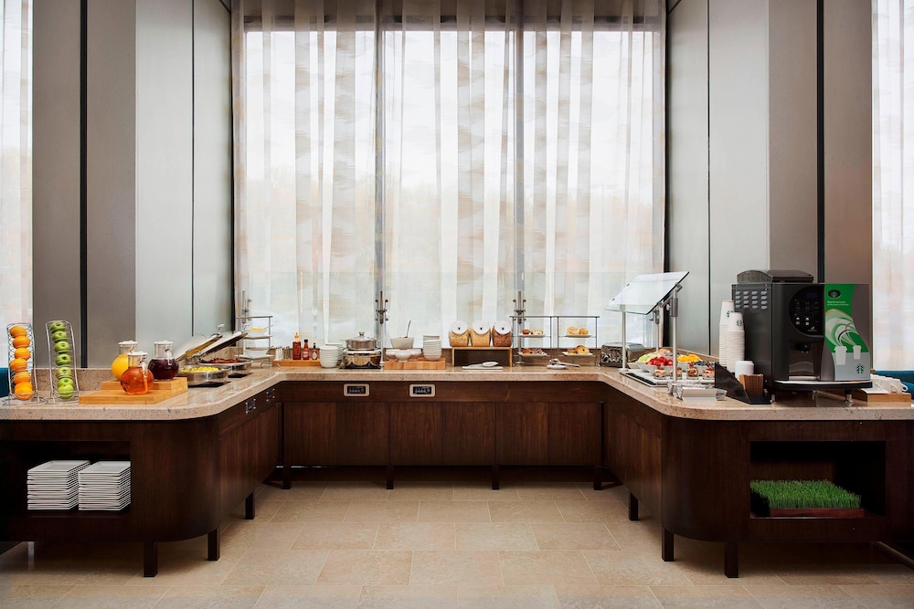 Teaneck Marriott at Glenpointe - photo 24