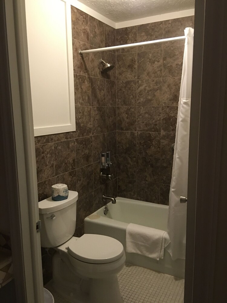 The Cardinal Inn - photo 15