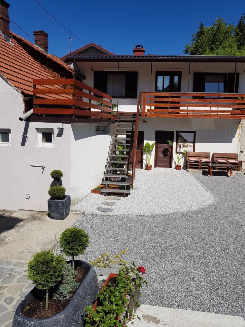 Rooms Horvat — hotel in Krapina