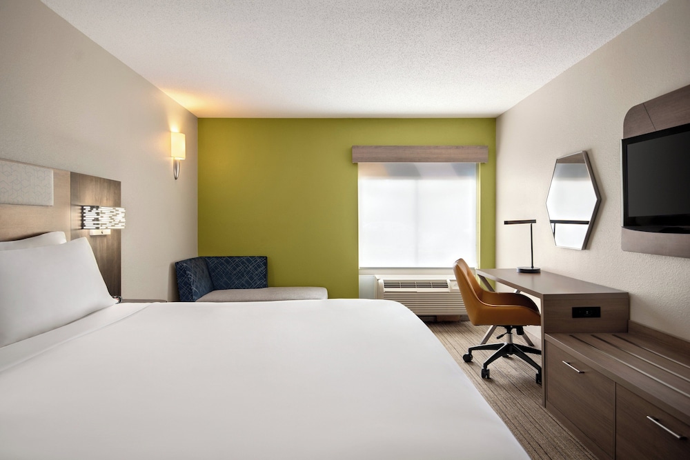 Holiday Inn Express Hotel & Suites Fredericksburg by IHG - photo 11