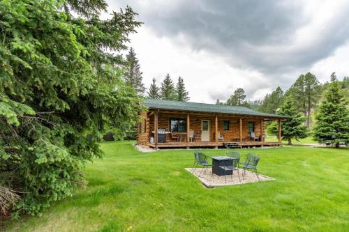 Tenderfoot Creek Cabin — 4-Star Luxury Hotel in Custer, United States