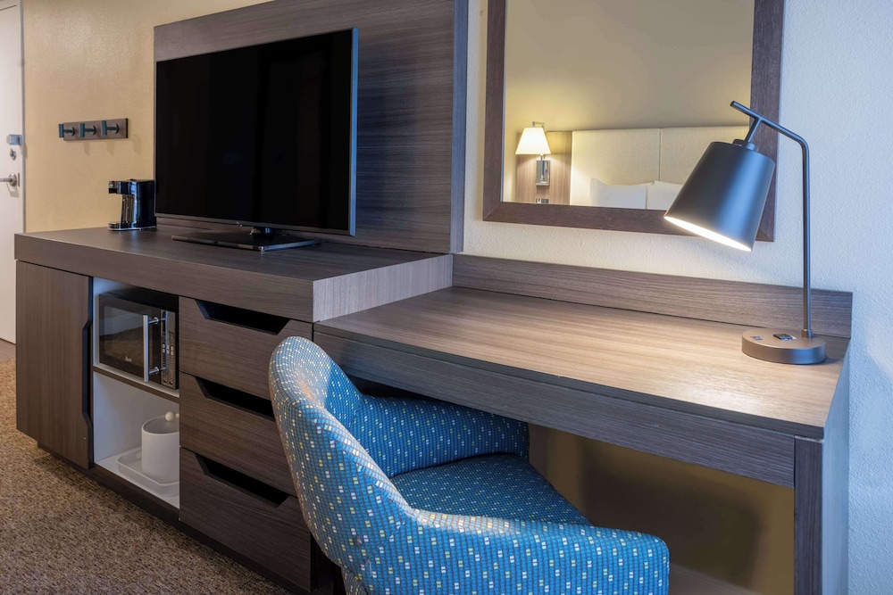 Hampton Inn & Suites Valley Forge Oaks - photo 13
