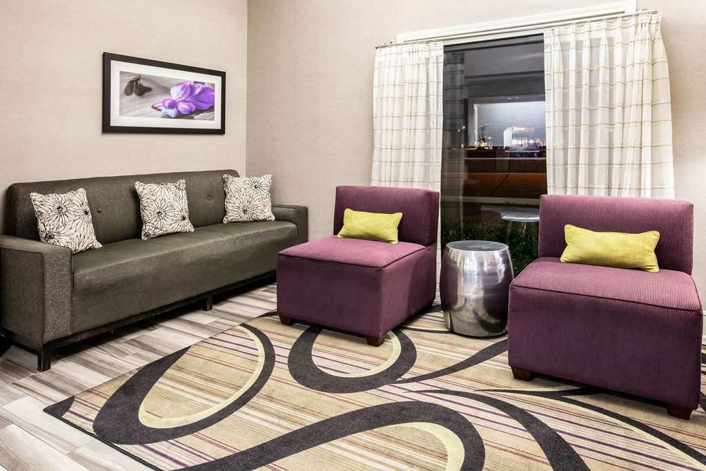 La Quinta Inn by Wyndham Dallas Uptown - photo 16