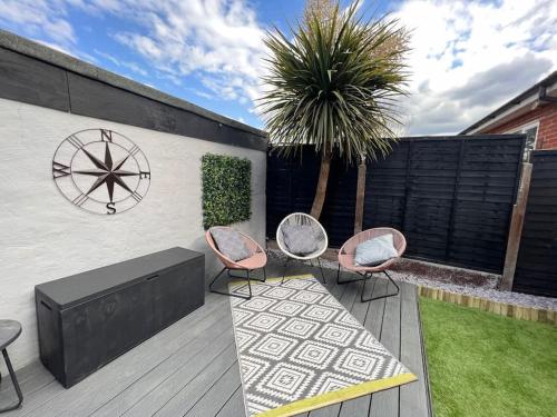By Buildersbeds Heaton House 2 Bedrooms — 4-Star Luxury Hotel in Romford, United Kingdom