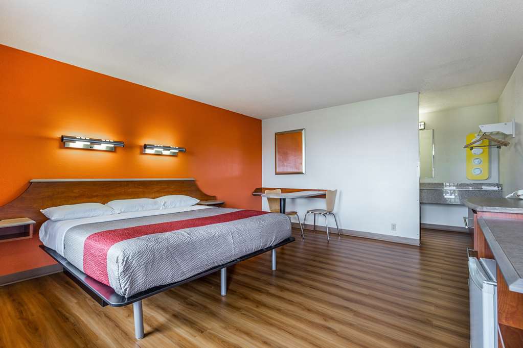 Motel 6 Mount Vernon IL - photo 5