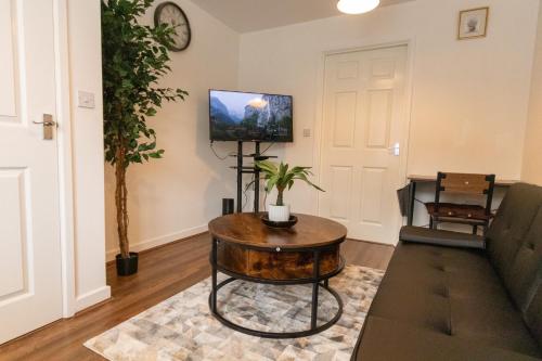 Swindon Cozy 2br Retreat — Swindon