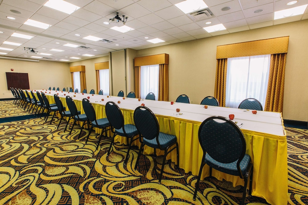 Hampton Inn & Suites Effingham - photo 86