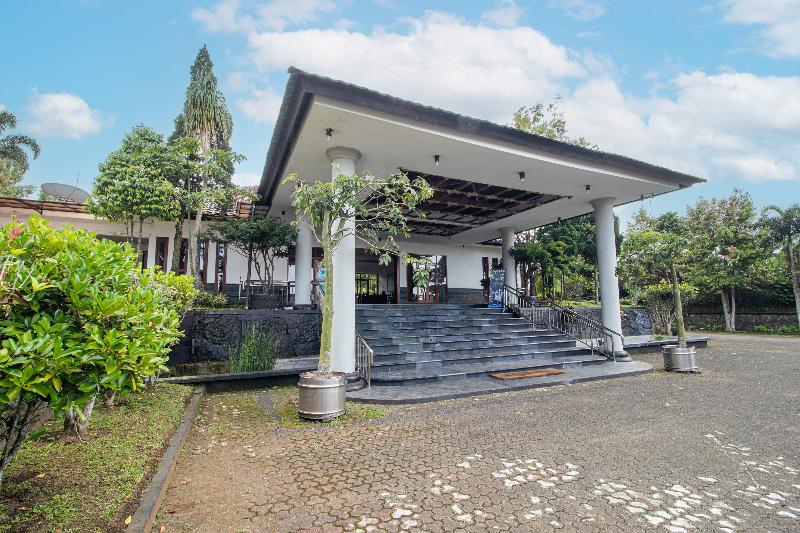 Nirwana Lembang - carbon neutral hotel in Bandung