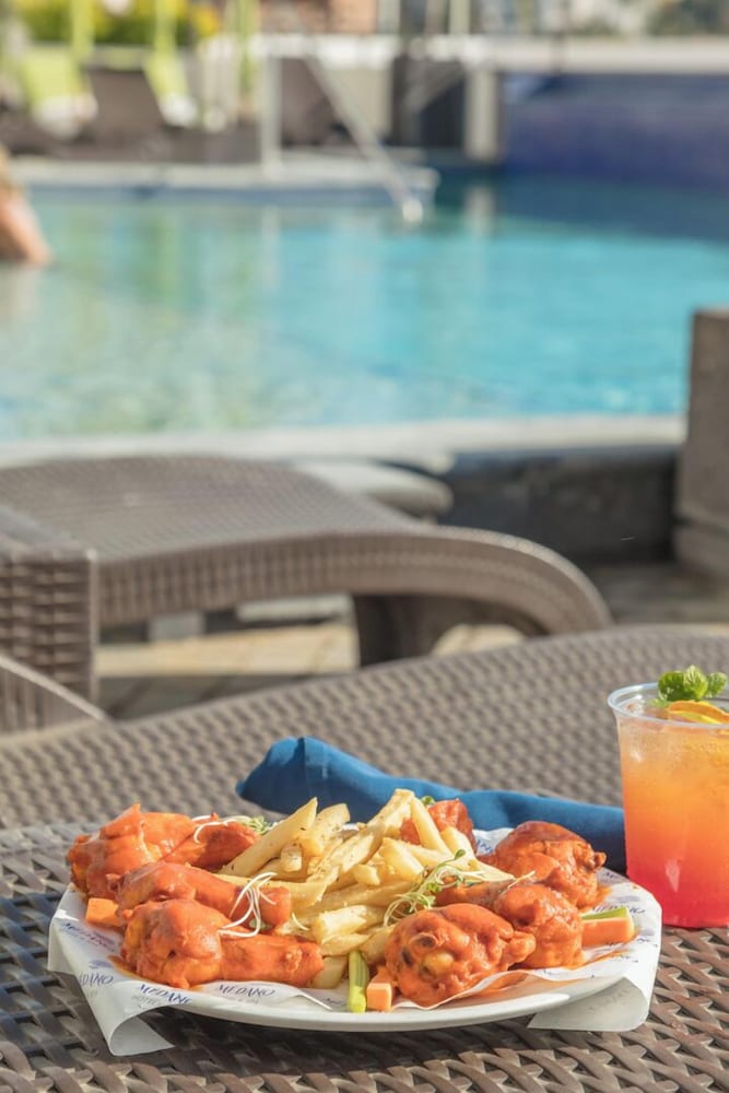 Poolside bar