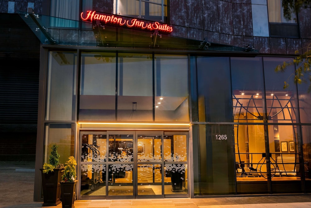 Hampton Inn & Suites Washington DC Navy Yard - photo 49