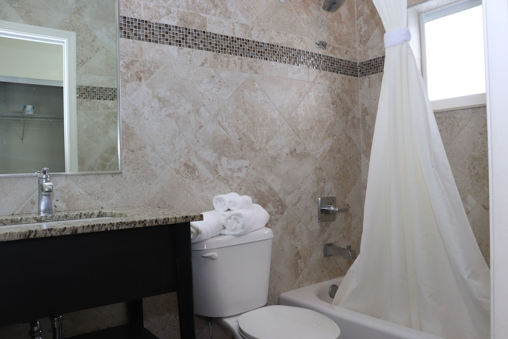 Curtis Inn & Suites - photo 31