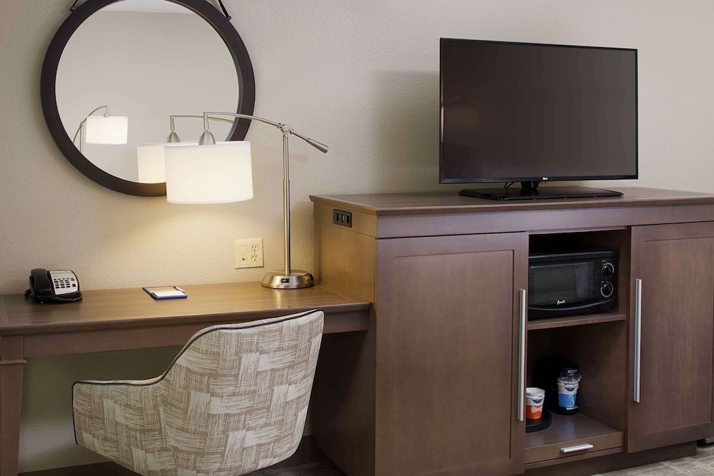 Hampton Inn Garden City Long Island - photo 13