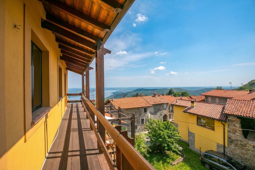 La Casa nel Borgo Lake View — 4-Star Luxury Hotel in Nebbiuno, Italy
