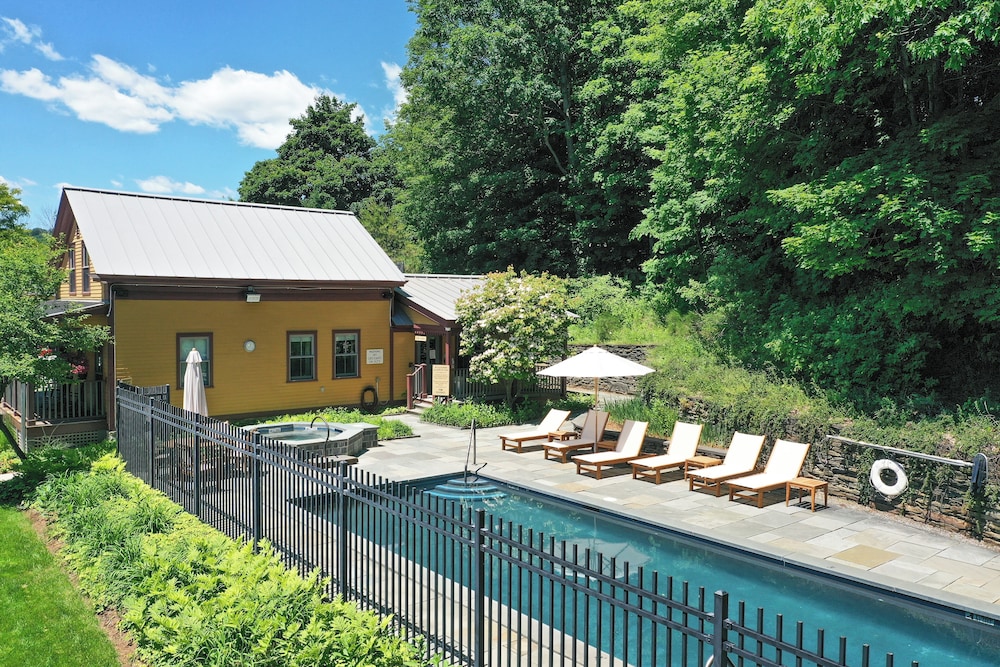 The Porches Inn at Mass MoCA - photo 61