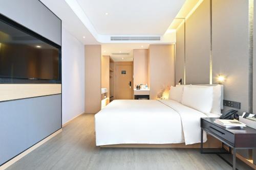 Atour Hotel Tianjin Wuqing Railway Station Florentia Village in Tianjin, People's Republic of China