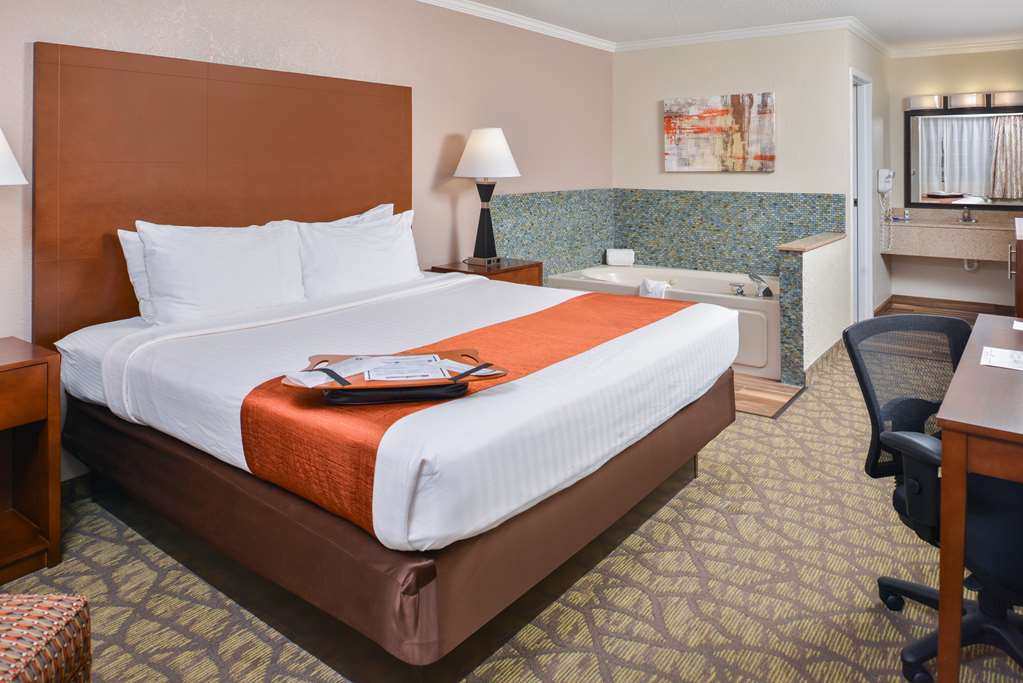 Best Western Of Hartland - photo 22