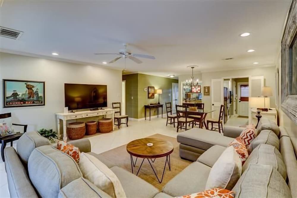 141 Harbourwood Villa at The Sea Pines Resort - photo 13