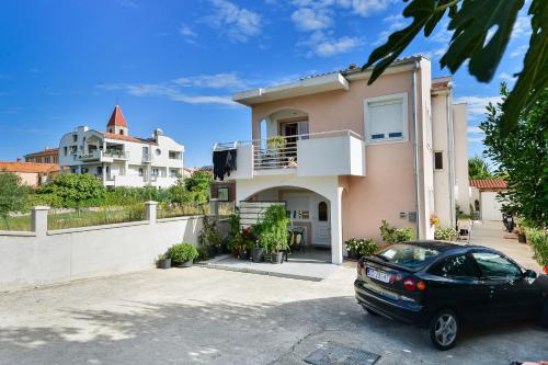 Apartments by the sea Zadar 20037 — 4-Star Luxury Hotel in Zadar, Croatia