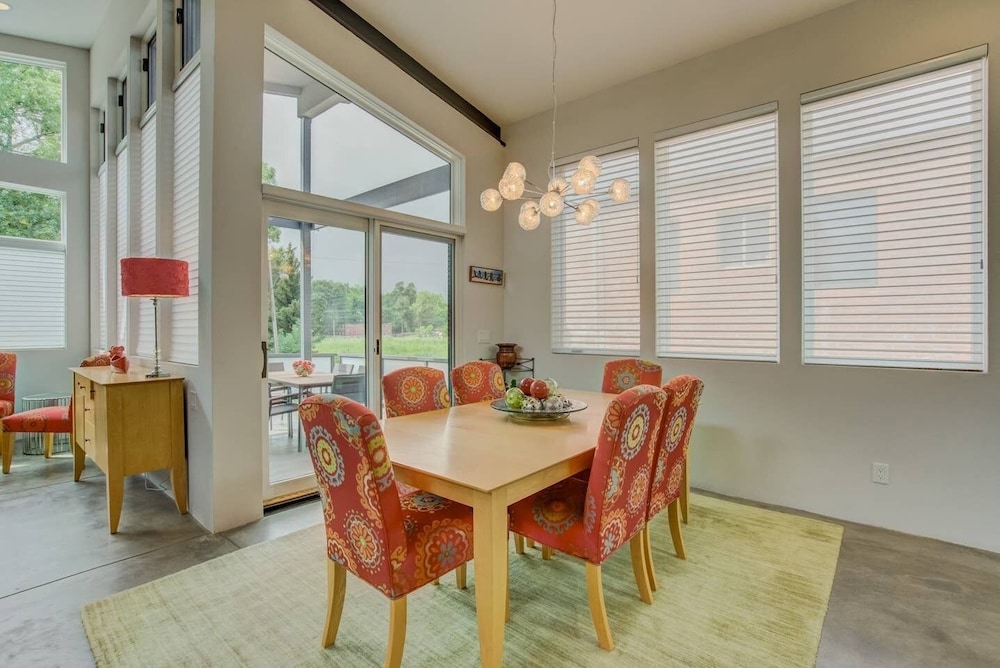 3BR Modern Marveldowntown Customprivate Balcony - photo 17