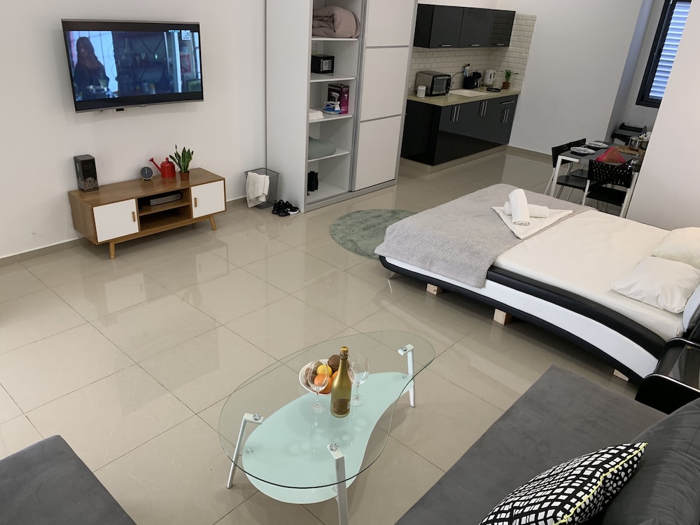 Spat Studio ApartHotel in Bat Yam, Israel