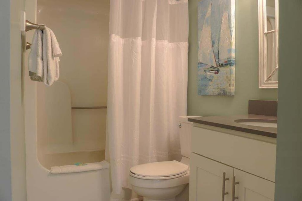 1104 Starfish Room by Atlantic Towers - photo 13