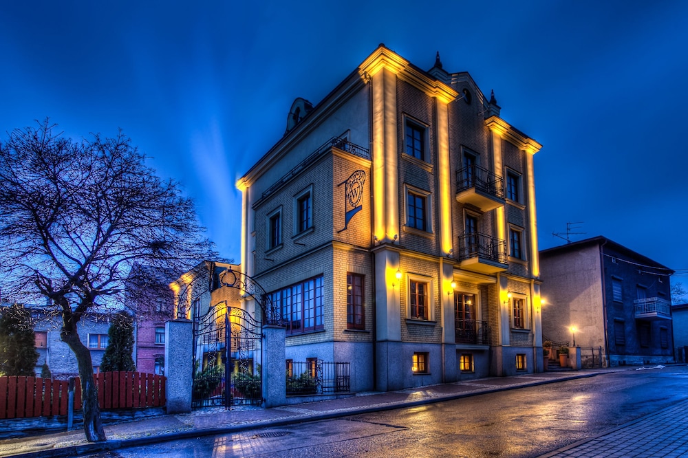 Hotel Palac Wisniewski — hotel in Piekary Slaskie