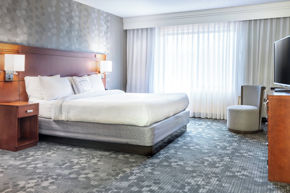 Courtyard Marriott Denton - photo 12