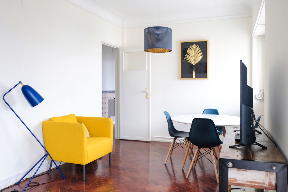 04 Barao Apartment Lisbon — 4-Star Luxury Hotel in Lisbon, Portugal
