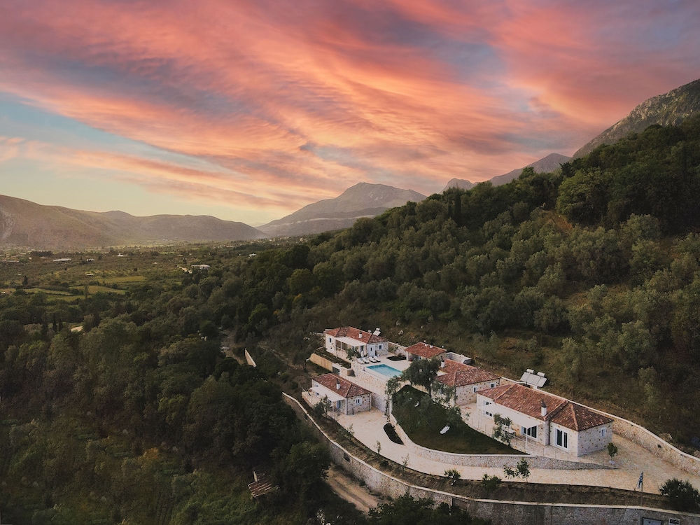 Astrali Stone Villas — 4-Star Luxury Hotel in Paramythia, Greece